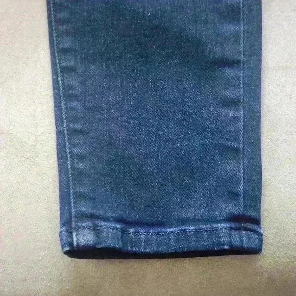 Good American Good Legs Jeans - Picture 5 of 9